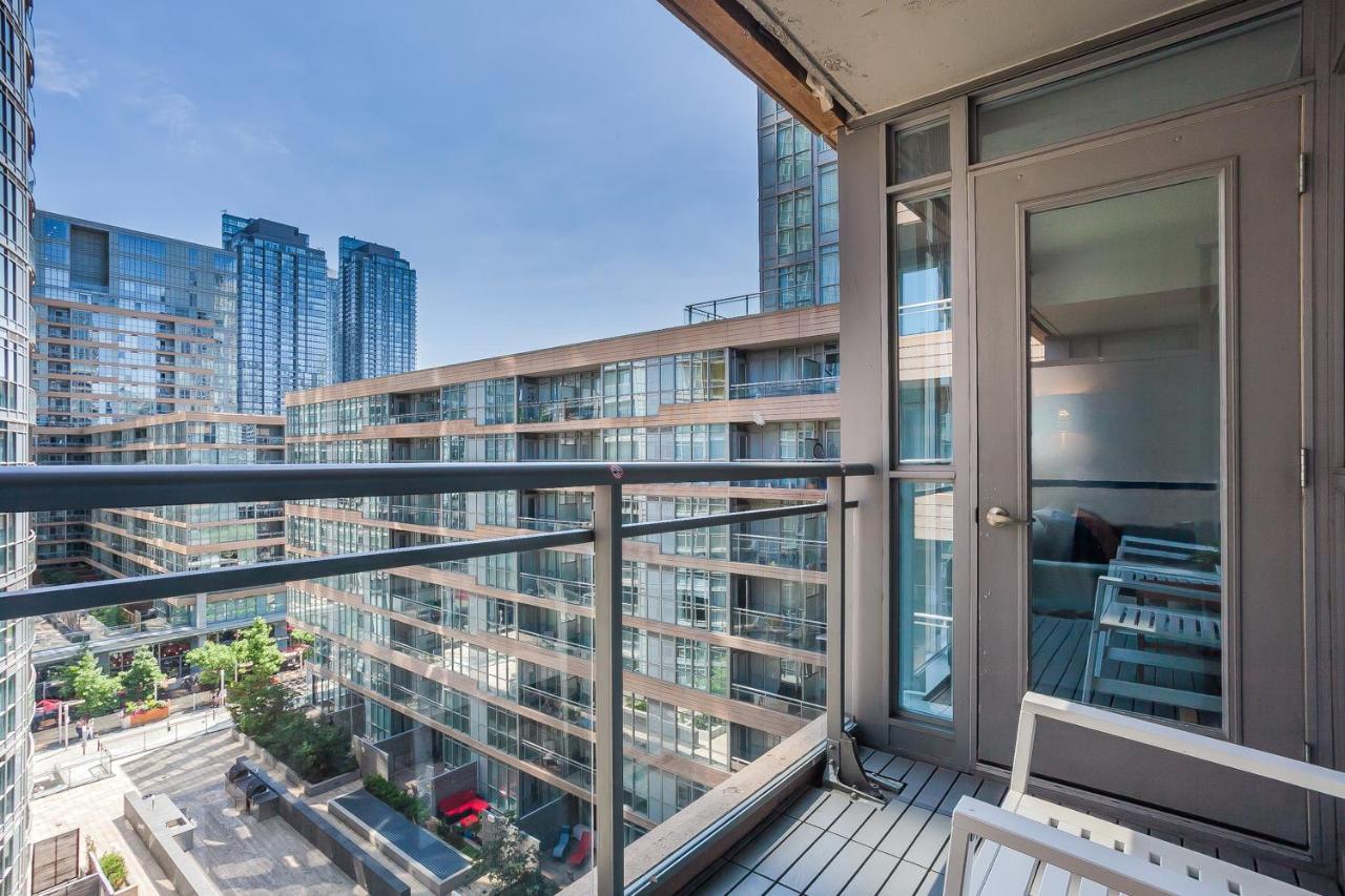טורונטו Cozy 2Br Close To Cn Tower & Harbourfront מראה חיצוני תמונה